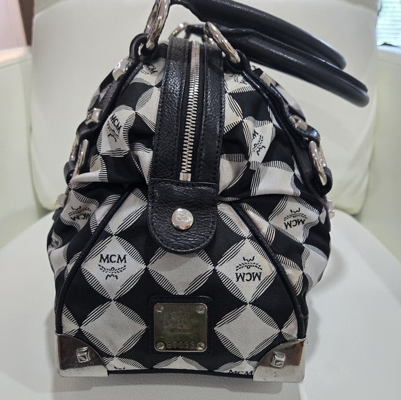 MCM BLACK AND GREY TOTE/HAND BAG-AUTHENTIC - Picture 9 of 16